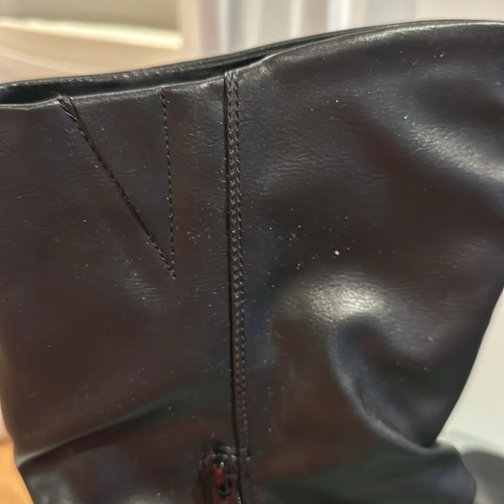 Gently Worn East 5th Junction Black Slouch Boots w/ Memory Foam- Size 8.5 - Picture 7 of 9